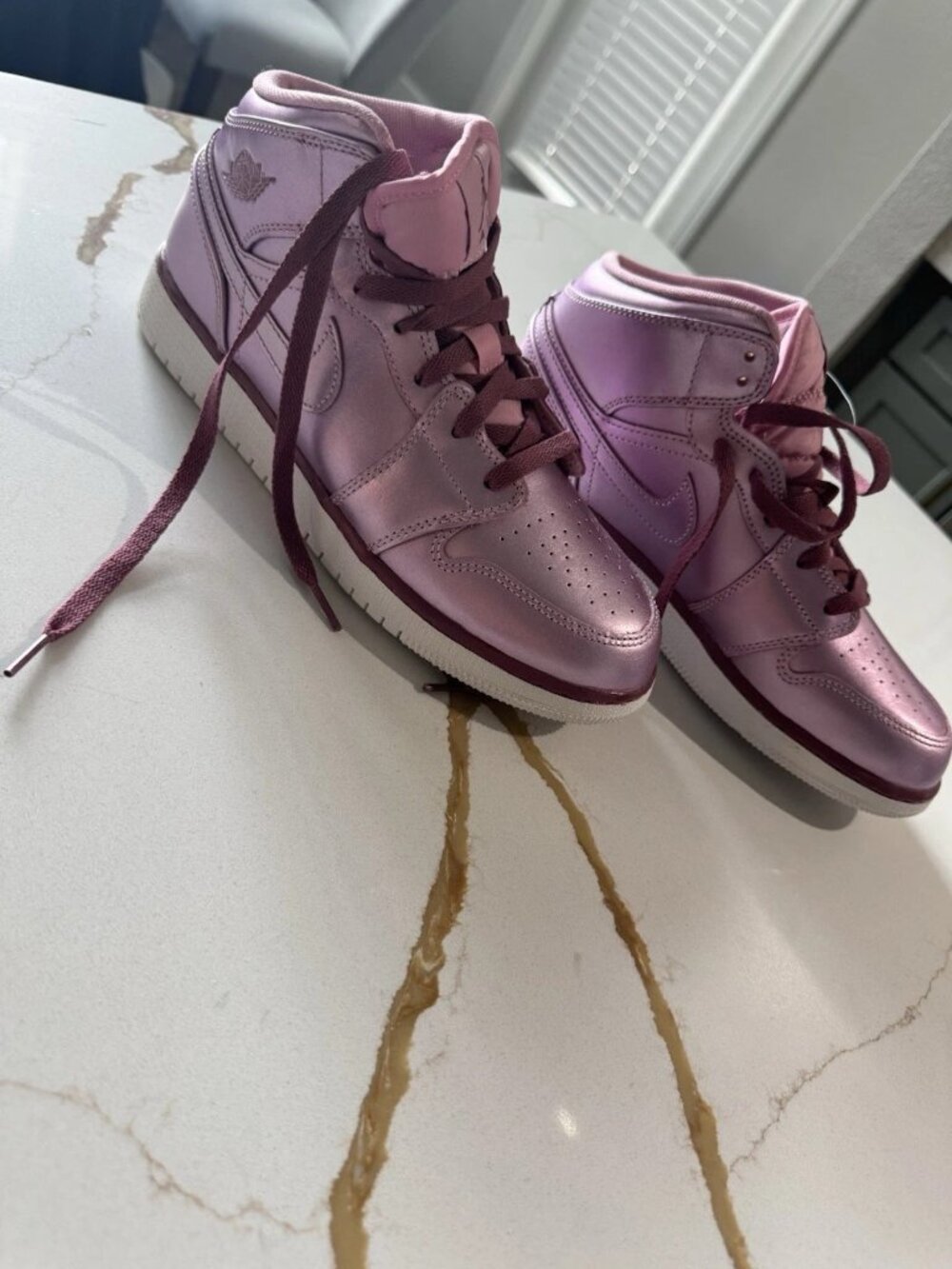 *RARE* Nike Air Jordan 1’s Mids Pink Rose Sneakers, Size 8Y, AV5174-640